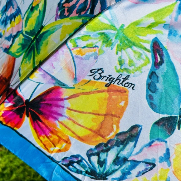 ***SOLD***
Brighton Umbrella- Rare, Excellent Condition 🦋 - Picture 2 of 8